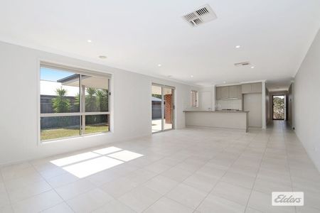 55 Wellington Drive - Photo 2