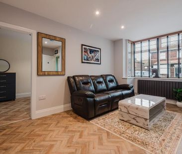 1 bedroom in a house share to rent - Photo 2