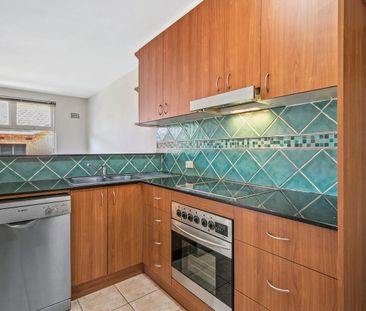 Low-Maintenance Living with Everyday Convenience - Photo 3