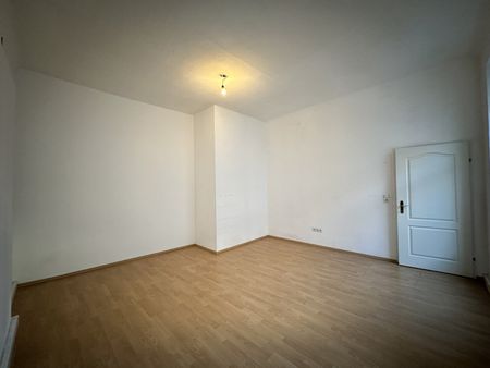 Sehr großzügige 3-Zimmer-Wohnung gegenüber der Kunstuniversität in Best Lage – WG geeignet – Provisionsfrei! - Photo 4
