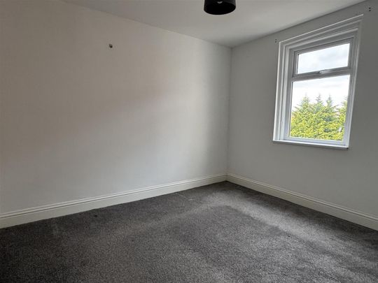 Grosvenor Road, Scarborough - Photo 1