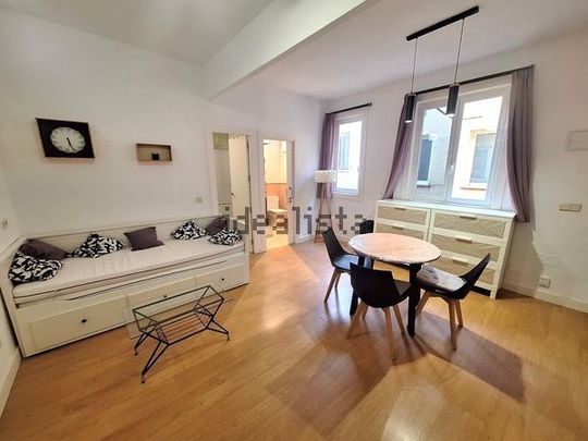 Alquiler de estudio en Calle del Ave María - Photo 1
