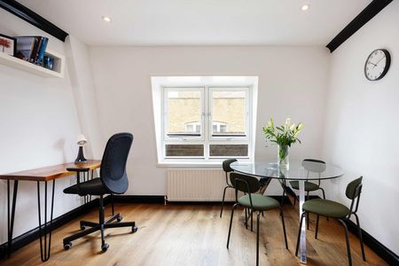 Floral Street - Photo 2