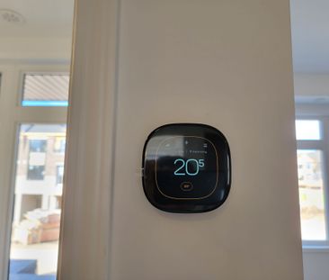 For Lease - 186 Keppel Circle, Brampton, Ontario - Photo 4