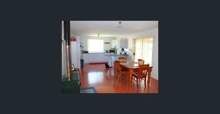 Family Home - Photo 2