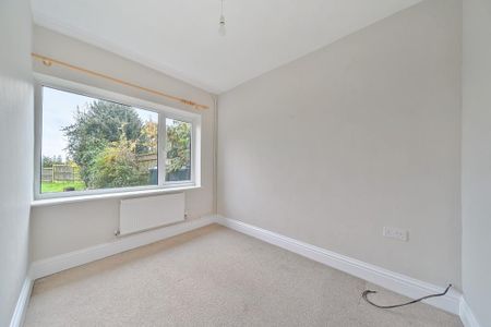 3 bedroom bungalow to rent - Photo 3