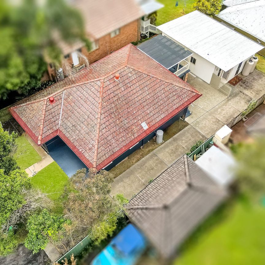 18 Nioka Avenue, Point Clare. - Photo 1