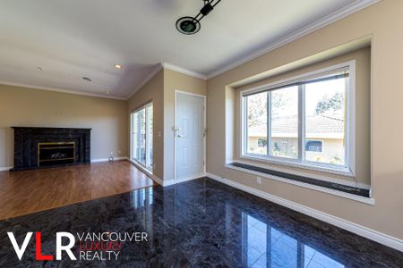 House in Vancouver West Side, BC - Photo 2