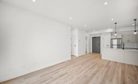 Hawthorne: Black Accents – 1800 Leila, Winnipeg, MB - Photo 2