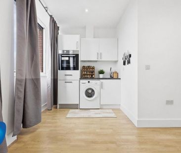 Studio to rent - Photo 2