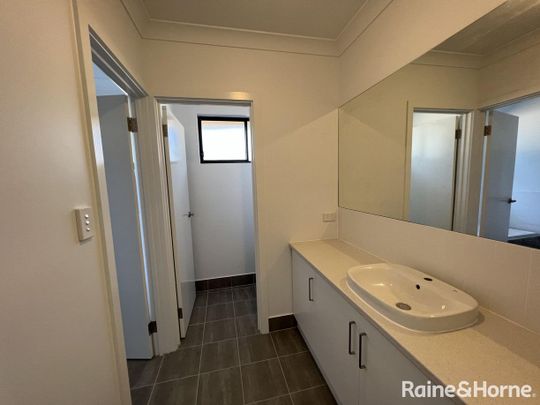 Four bedroom home in Para Hills! - Photo 1