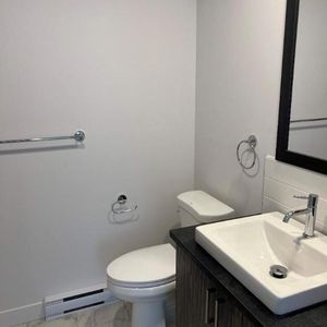 2 CH - 1 SDB - Montréal - $2,050 /mo - Photo 2