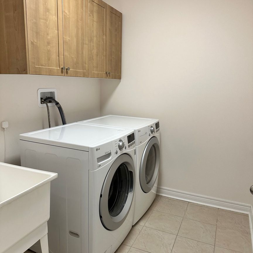 For Lease - 132 Spofford Drive, Whitchurch-Stouffville, Ontario - Photo 1