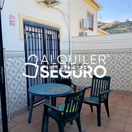 Alquiler de casa o chalet independiente en Calle Bailarina Isadora Duncan - Photo 1