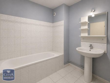 Location Appartement 3 pièces 75m² CHARNAY LES MACON 71850 - Photo 4