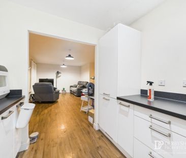 2 Bedroom Apartment - Photo 6