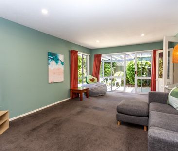 Burnside – Semi Furnished, 3 Bed/2 Bath Family Home, Ideal Location - Photo 1
