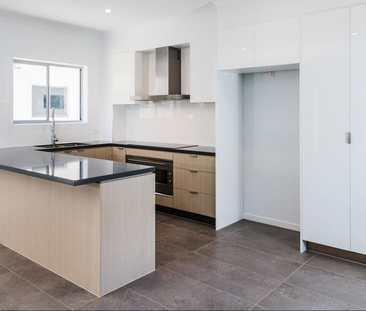 2/25 Mullens Street, Hawthorne QLD 4171 - Townhouse For Rent | Domain - Photo 4