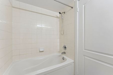 For Lease - 6 Dayspring Circle Unit# 2104, Brampton, Ontario - Photo 3