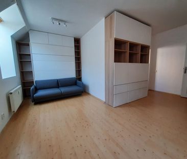 Pronájem bytu 2+1 • 70 m² bez realitkyVěštínská, Praha - Radotín - Photo 1