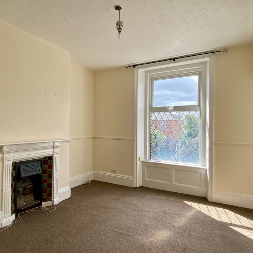 Priorswood Road, Taunton - Photo 1