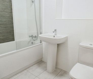 Flat to rent on - Photo 6