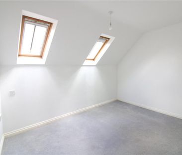 2 bedroom end of terrace house to rent - Photo 3