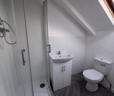 Stacey Road, Cardiff - Photo 3