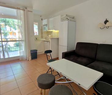 STUDIO AVEC PISCINE PROCHE DE TOUTE COMMODITE - Photo 3