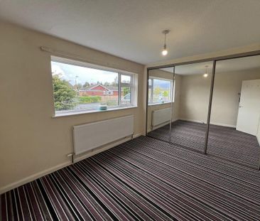 2 bedroom semi-detached bungalow to rent - Photo 4