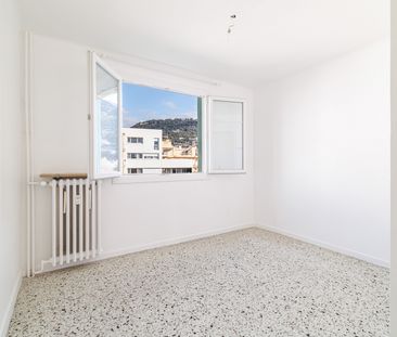 Location Appartement 3 pièces 56m² NICE 06300 - Photo 5