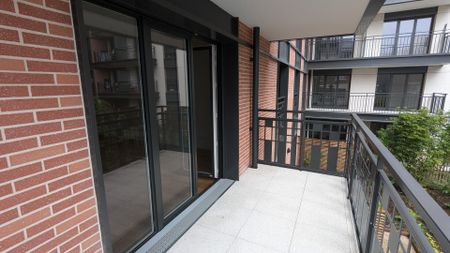 location Appartement T3 DE 75.8m² À COURBEVOIE - Photo 2