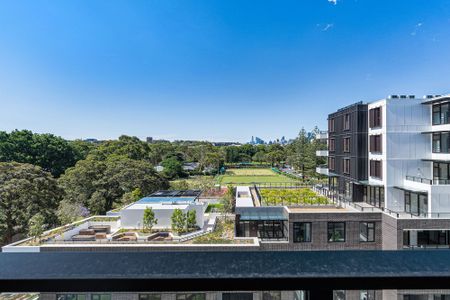 Luxury, Light & Panoramic City Views - A Penthouse-Style Sanctuary - Photo 4