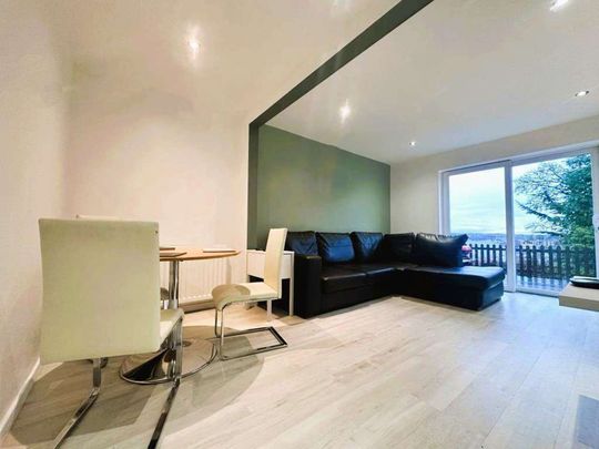 🤸‍♂️ Plenty of Living Space Inside And Out! Amazing Kitchen And Garden Space, Great For Socialising Or Just Unwinding After A Long Day 🤸‍♂️ Room 7 - Photo 1