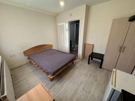 House share to rent - Photo 2