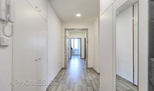 Pronájem bytu 3+1 70 m² - Photo 1