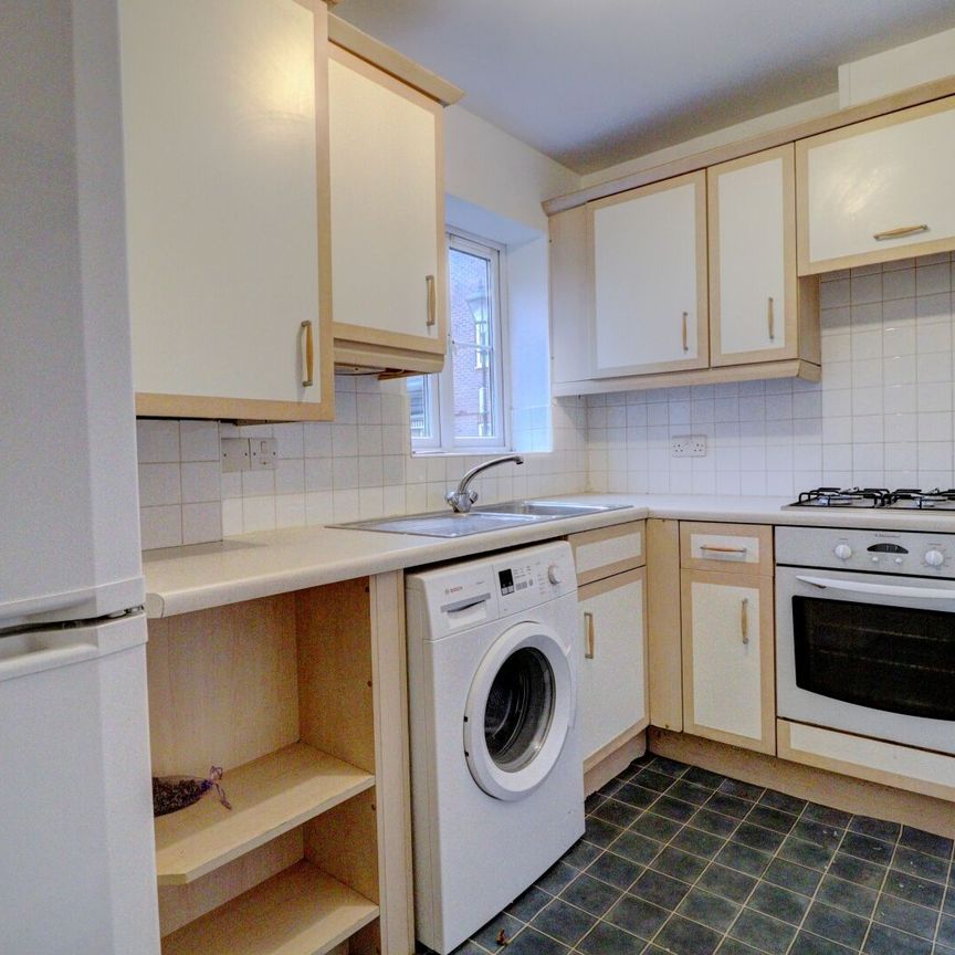 2 bedroom flat to rent, - Photo 1