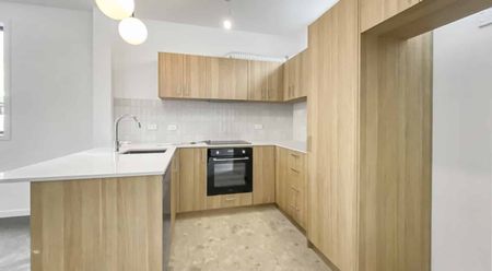 Welcome home to townhouse 4, 1 Elliott Street. - Photo 5