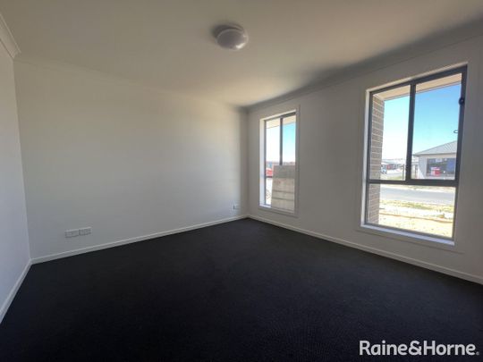 4 Bedroom Home Family Home! - Photo 1
