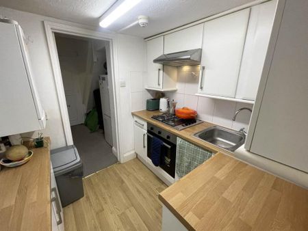 1 bedroom flat to rent - Photo 5