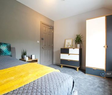 1 bedroom in a house share to rent - Photo 4