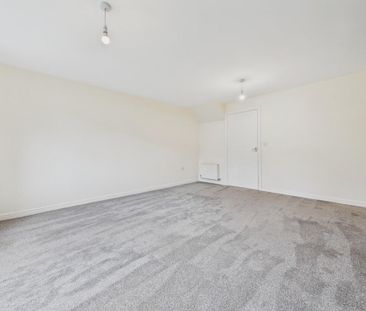 3 bedroom end of terrace house to rent - Photo 4