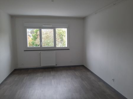 Location - Appartement T5 - 87 m² - Baume-les-Dames - Photo 4