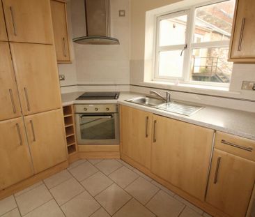 2 bedroom flat to rent - Photo 3