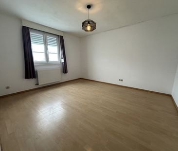 Ruime woning met 5 slaapkamers op een perceel van 7a43ca. - Foto 5