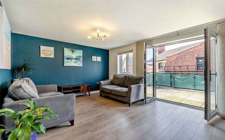 Modern, two bedroom second floor apartment with large balcony, located a few minutes' walk from Chester city centre and train station. - Photo 3