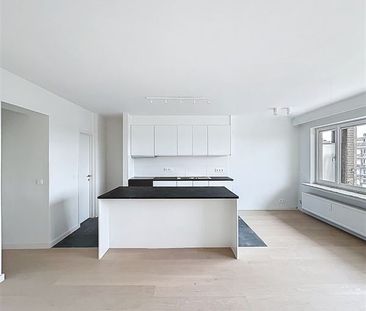 Lumineux studio rénové sur la commune de Woluwe-Saint-Pierre - Photo 2