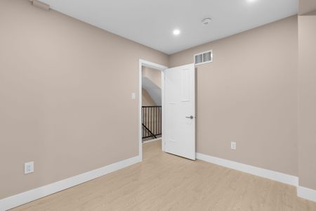 For Lease - 200 Sanford Avenue Unit# 2nd & 3rd, Hamilton, Ontario - Photo 2