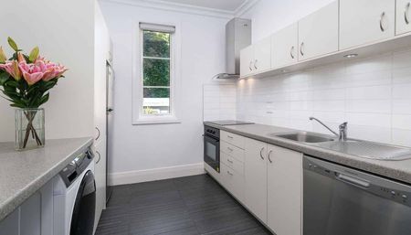 Lovely art deco 1 bedroom apartment - Photo 3