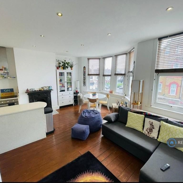 2 bedroom flat to rent - Photo 1